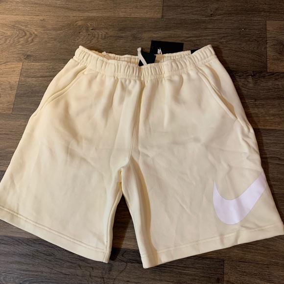 Nike Men's Sportswear Club Graphic Fleece "Cream" Shorts US SIZE LARGE NWT - Picture 2 of 8